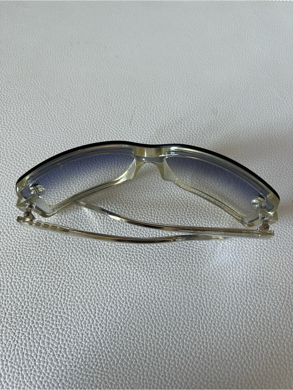 Authentic used Woman Chanel Sunglasse - Picture 3 of 11